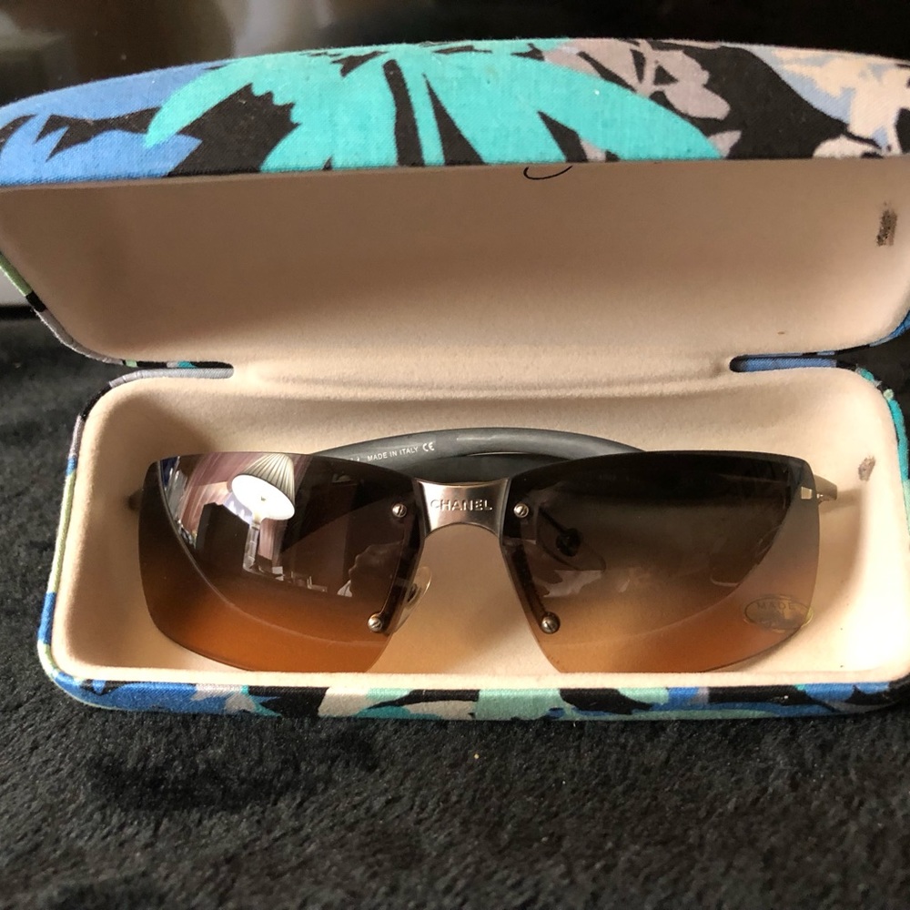 Channel Sunglasses with Vera Bradley case